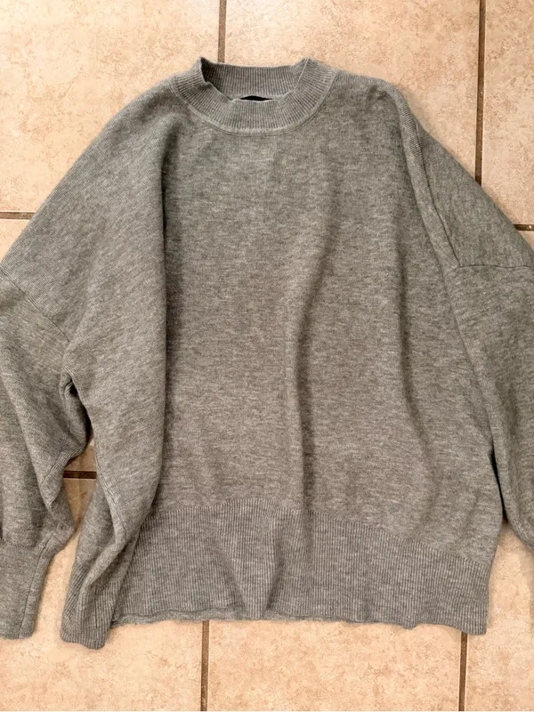 Gray Oversized Sweater Size M - Image 2