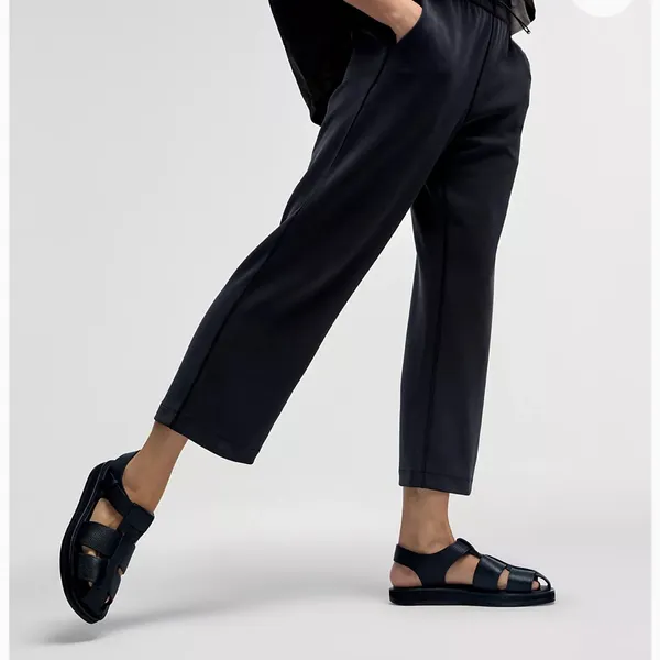 Lululemon Softstreme High-Rise Straight Leg Crop - Image 2