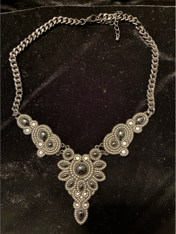 Gothic Gunmetal Black Cabochon Rhinestone Bib Statement Necklace 18 - Image 2