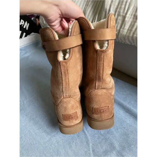 Women’s UGG Romely Cuffable Boots Size 9 Shearling Fur Lined Winter Cold Weather - Image 5