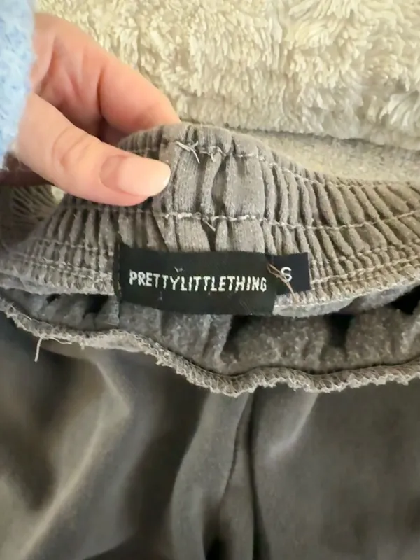 Pretty Little Thing sweatpants - Image 3