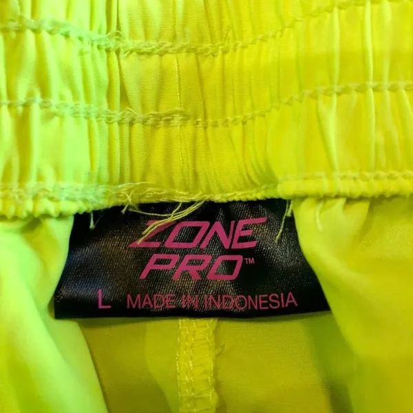 Zone Pro Colorful Top and Bright Yellow Shorts Womens L Used 2 Pieces - Image 8