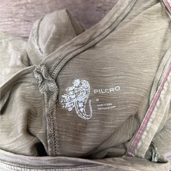 Anthropologie Pilcro Ruffled Open Back Long Sleeves Top in medium‎ - Image 3