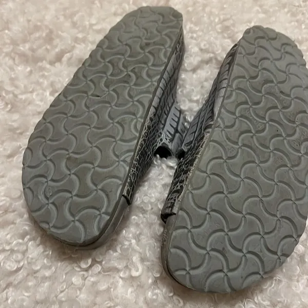 Birkenstock well worn size 37 sandals - Image 2