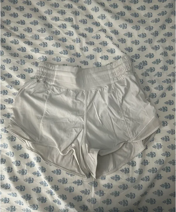 Lululemon Hotty Hot Shorts 4" White - Image 2