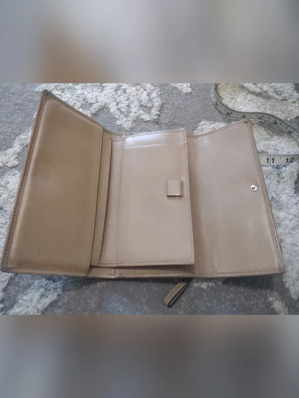 Coach Hamilton Tri-fold Leather Wallet - Image 4