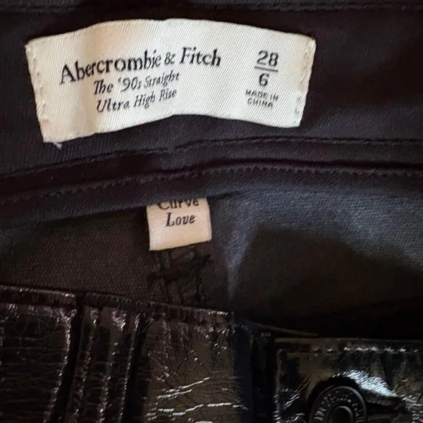 Abercrombie & Fitch 90s Straight Ultra High Rise Curve Love vegan leather pants - Image 10