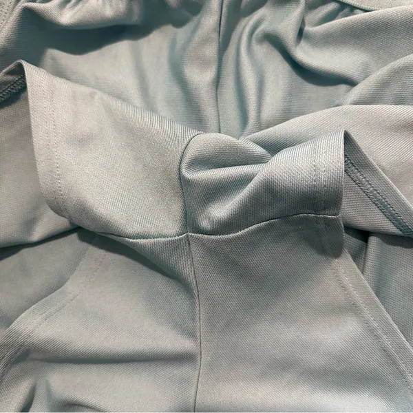 Under Armour Heatgear Loose Fit Shorts - Image 5