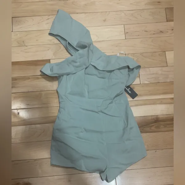 LULU’S BUTTERFLY EFFECT SAGE GREEN ONE-SHOULDER ROMPER - Image 3