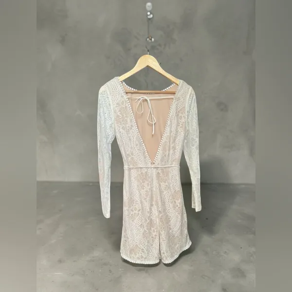 Selfie Leslie Emme Long Sleeve V-Back Lace Dress White - Image 13