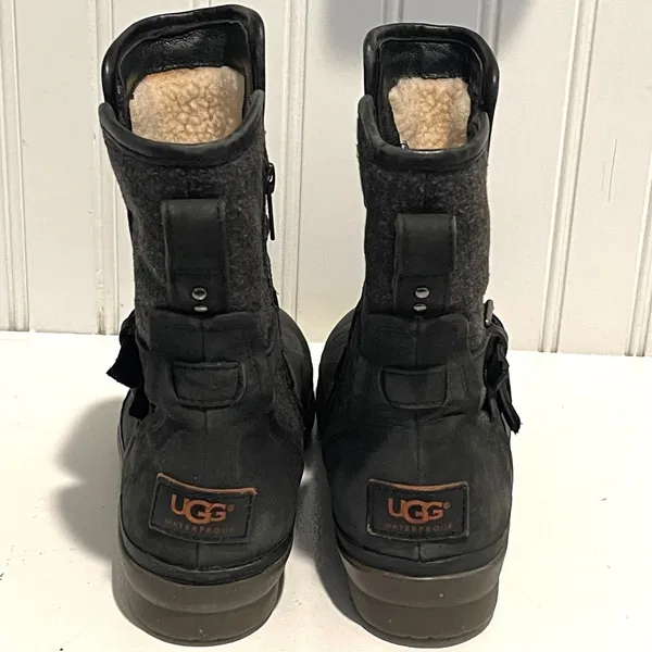 UGG Simmens Waterproof Boot Womens‎ 8.5 Black Leather Wool Moto Buckle 1005285 - Image 4