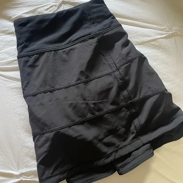 ⚠️SOLD⚠️Lululemon Athletica Black Puffer Skirt - Image 2