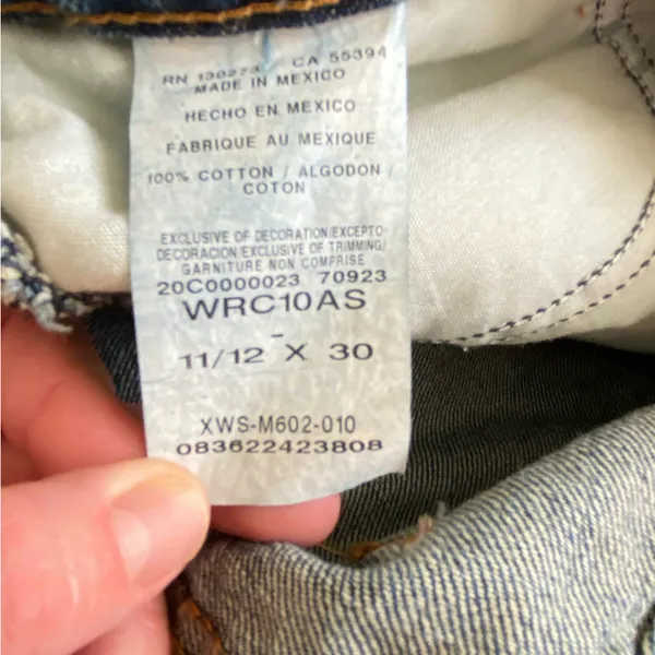 Women’s Wranglers size 11/12 x 30 - Image 13