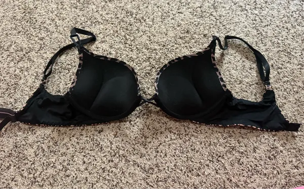 Victoria's Secret Bra Bombshell Push-Up - Image 2