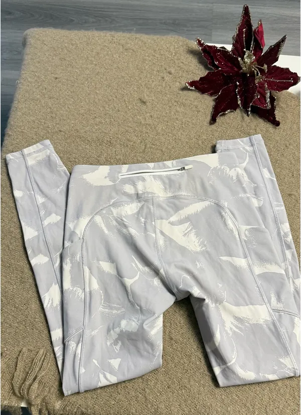 Lululemon Speed Up Tight 28" *Full-On Luxtreme - Denali Ice Grey White - Size 6 - Image 2