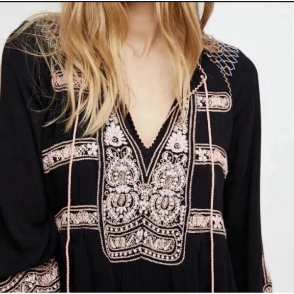 Free People Wind Willow Bohemian Peasant Mini Dress Size Large Navy Embroidered - Image 4