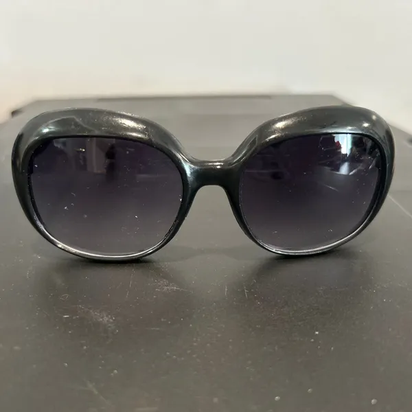 Black Sunglasses - Image 8