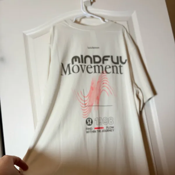 Lululemon Jersey Training Short Sleeve Graphic NWT Sz 8 LTIV so soft - Image 4