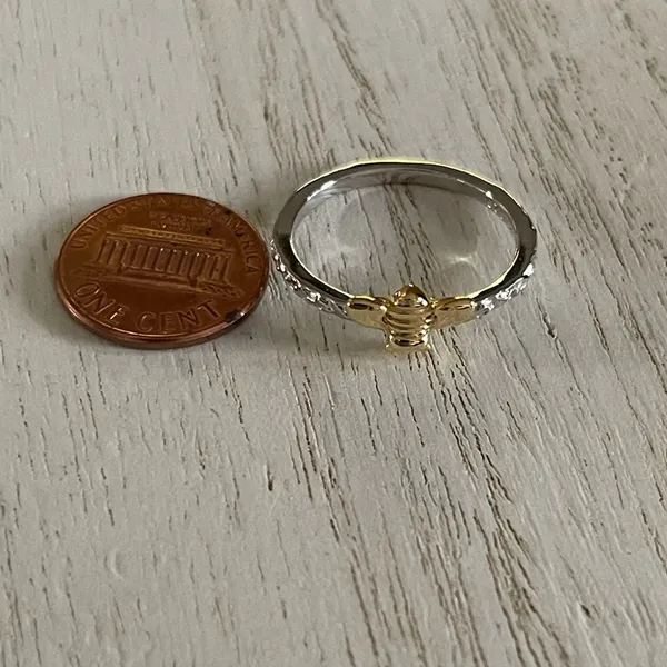 Sterling Silver Bee Two Toned Ring Size 9 - Image 6