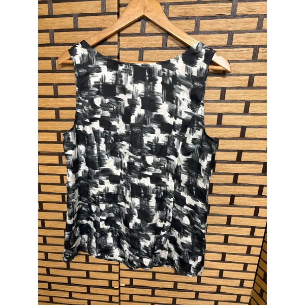 Loft Black And White‎ Tank Top Size Large - Image 2