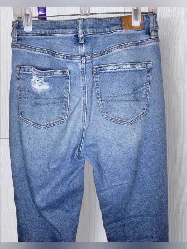 AMERICAN EAGLE High Rise Distressed Mom Jeans with Raw Frayed Hem - Image 7