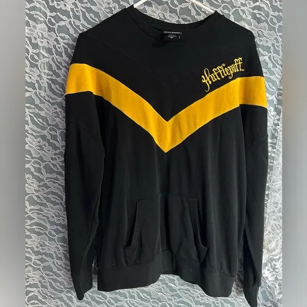 Harry Potter Hufflepuff Oversized Crewneck Lightweight Sweater - Image 2