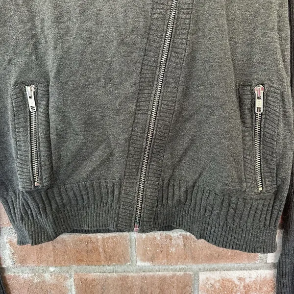 Victoria’s Secret Long Sleeve Zipper Sweater Medium Gray - Image 2