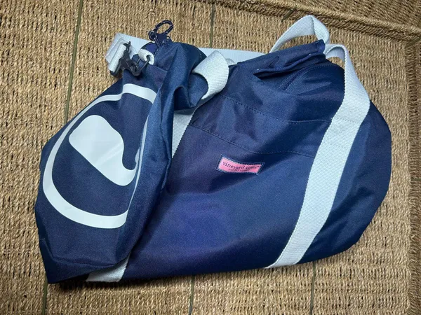 Vineyard Vines Bag Duffle Navy - Image 3