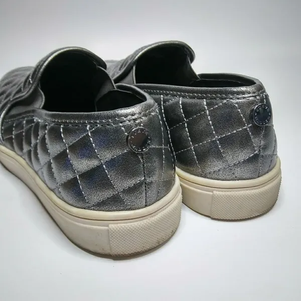 STEVE MADDEN Silver Quilted‎ Slip On Loafers Women's 8.5 B Sneaker - Image 5
