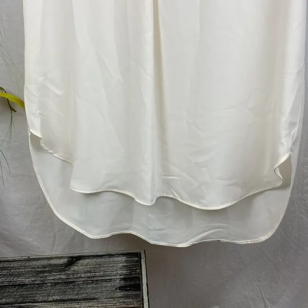 Ann Taylor Ivory Sleeveless V Neck Blouse Top NEW M - Image 5