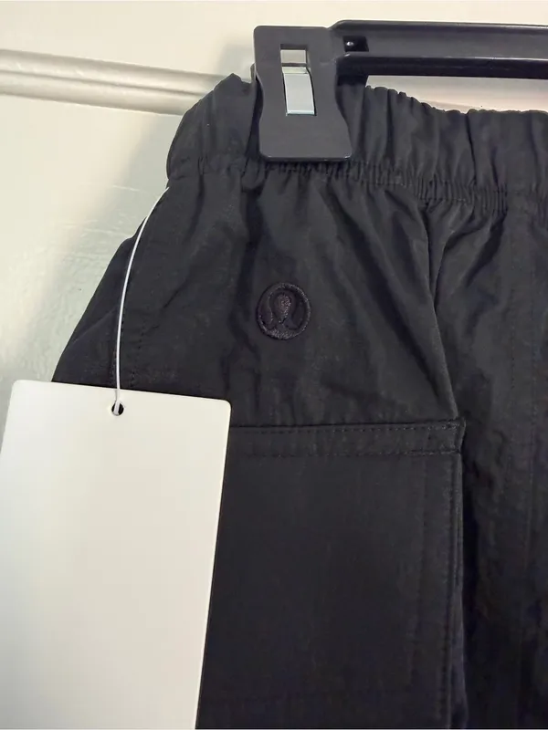 New Lululemon Nylon Cargo Mini Skirt - Image 4