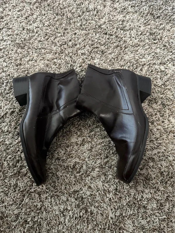 Predictions Boots Sz 8.5 - Image 2