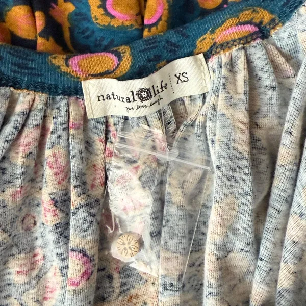NWT Natural Life Flowy Boho Pleated Floral Print‎ Top Size XS - Image 4