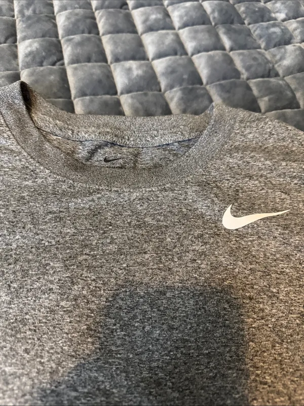 Nike Heathered Charcoal Gray Performance Tee with White Swoosh - Image 2