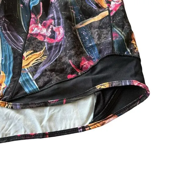 Lululemon Women’s 12 Hotty Hot Low-Rise Lined Shorts 4” Black‎ Veiled Floral New - Image 5