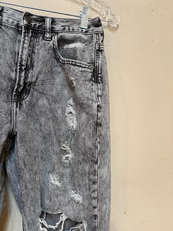 American Eagle Gray Acid Wash Ripped Boyfriend Jeans Y2K Grunge 6 - Image 6