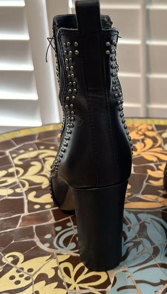 VINCE CAMUTO BASILA STUDDED LEATHER POINTED TOE BOOT SZ: 6M - Image 2