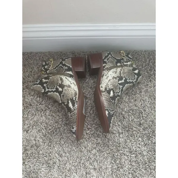 NWT TALBOTS VIA CHAINLINK DETAIL ANKLE BOOTS Size 8.5- EMBOSSED LEATHER - Image 3