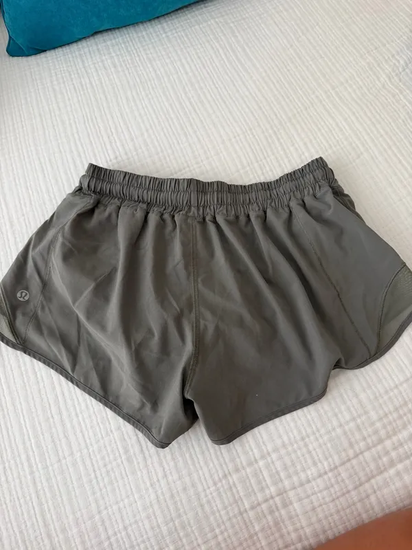 Lululemon Hotty Low-Rise Liner Shorts 2.5" 8 - Image 2