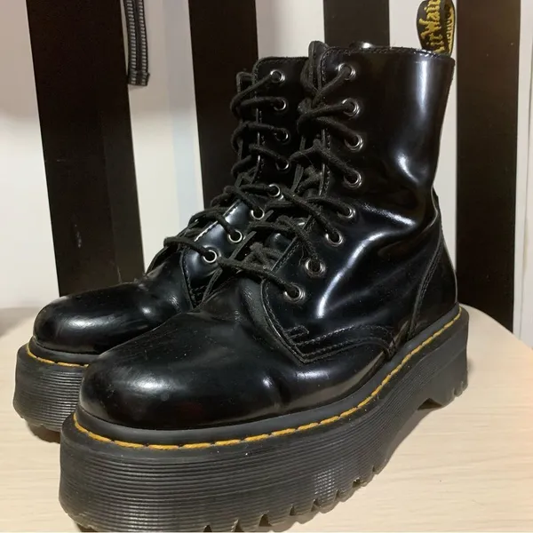 UK Dr Martens "Jadon” Platform LaceUp Leather Combat Style Boots Size 6 Woman's - Image 2