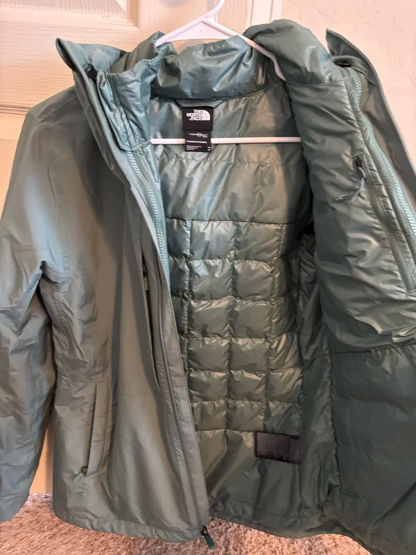 The North Face Women’s Snow Jacket Thermoball Eco Triclimate - Image 5