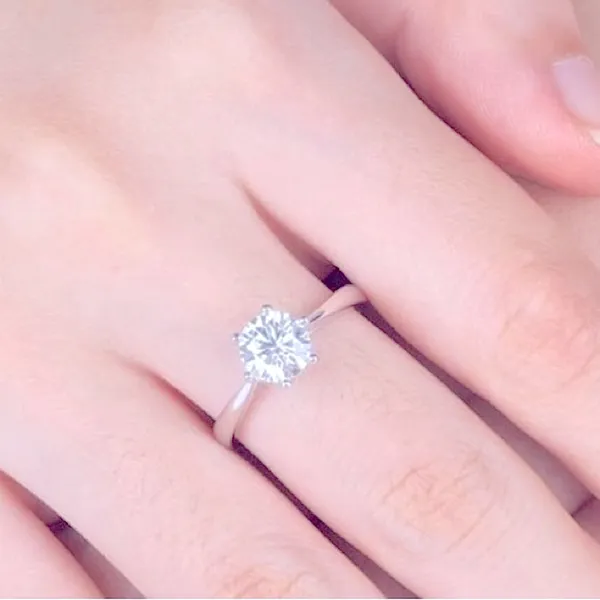 1 Ct Solitaire Engagement Ring Brilliant-Cut Simulated‎ Diamond, Size 8 - Image 6