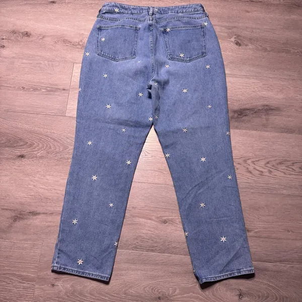 PacSun Mom Jean 29 or 8 Medium Wash Blue Embroidered‎ Daisy Floral Denim Pants - Image 4