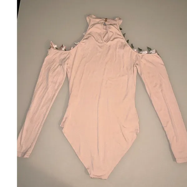 Sz Small '90s Vibe Pink Flower Applique Bodysuit Cold Shoulder - Image 5