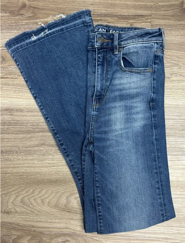 American Eagle Outfitters High-Waisted Jeans - Image 3