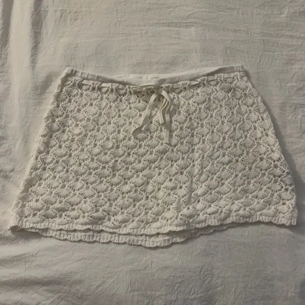 Hollister Crochet Mini White Skirt - Image 2