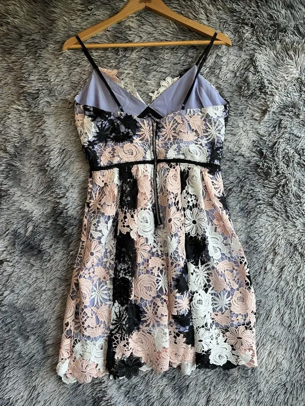 Romeo‎ & Juliet M $240 Dress Sundress Fit Flare Pink Crochet Lace Cocktail - Image 5