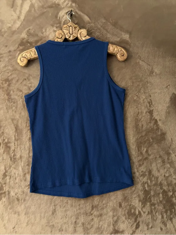Fashion Ribbed V-Neck Tank Top Women’s Navy Size L - Image 2
