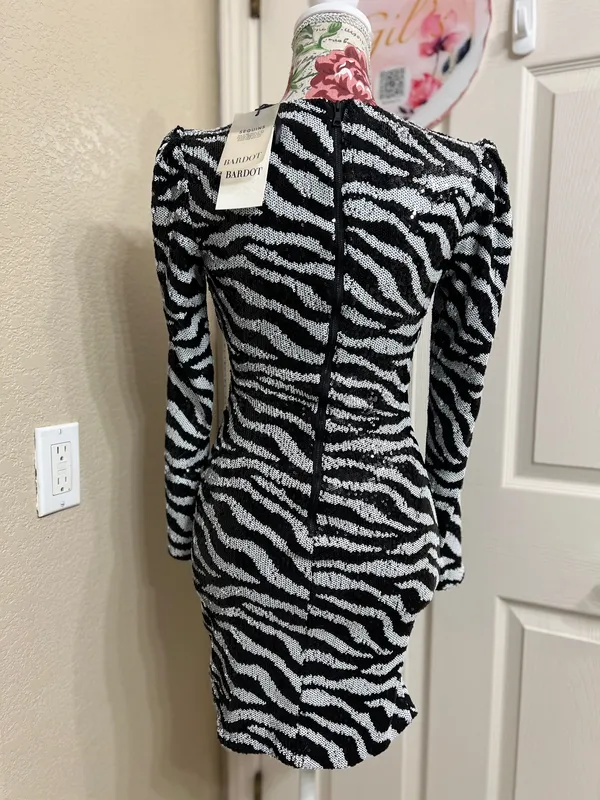 Bardot Black White Zebra Sequin Ruched V-Neck Mini Dress XS NWT - Image 4