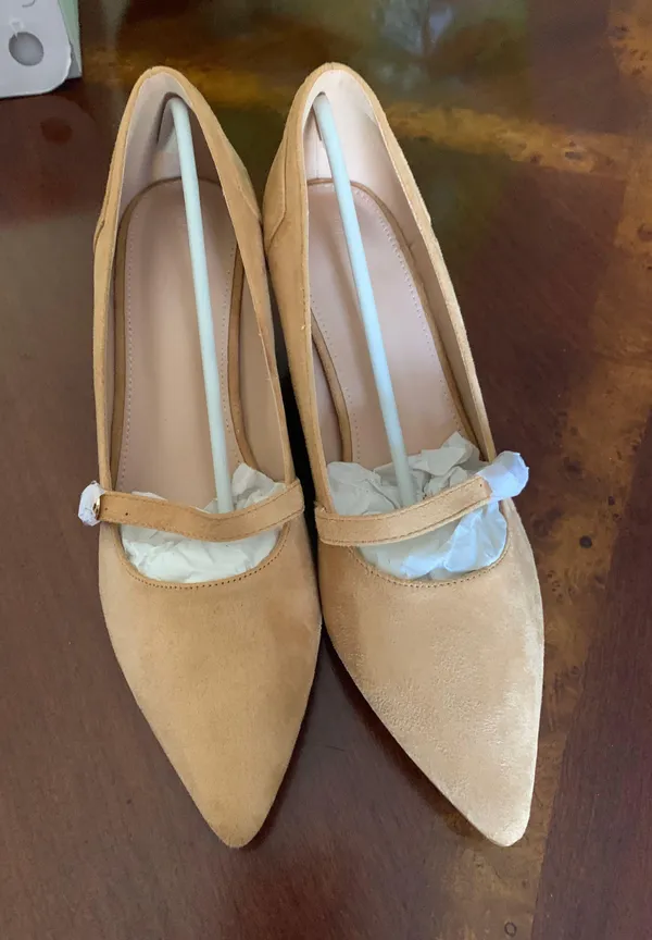 Nude Heels Tan Size 9 - Image 4